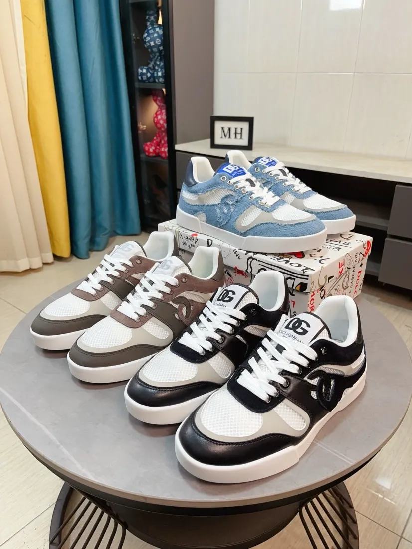 Men's shoes 💰440🌹🌹"Dolce & Gabbana DG" original imported first-layer cowhide ➕ sheepskin lining, light on the foot, comfortable, versatile, original special outsole 🔥favored by trendy men, welcome to compare quality 🔥exquisite luxury, super A level! Compared with the genuine product at the counter, the version is no worse at all! Code number 36-46